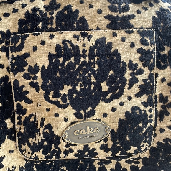 Petunia Pickle Bottom Society Satchel Black Forest Cake Discounted Diaper Bag - Picture 3 of 9